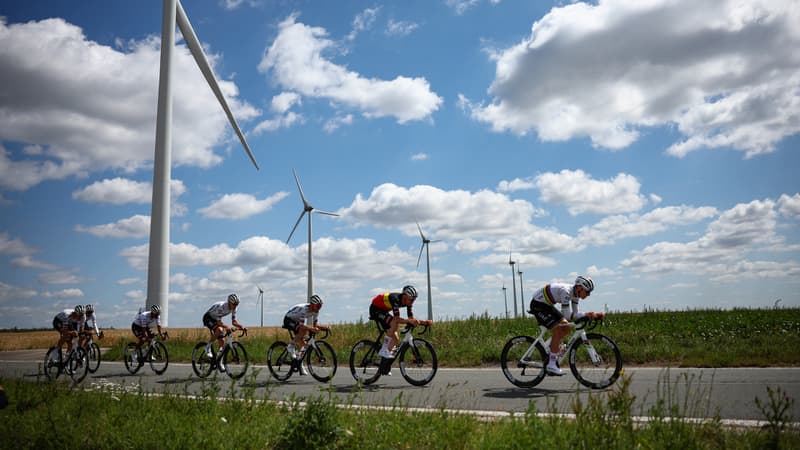 L equipe UAE de Tadej Pogacar en reconnaissance sur les routes du Tour de France le 3 juillet 2025 2107446