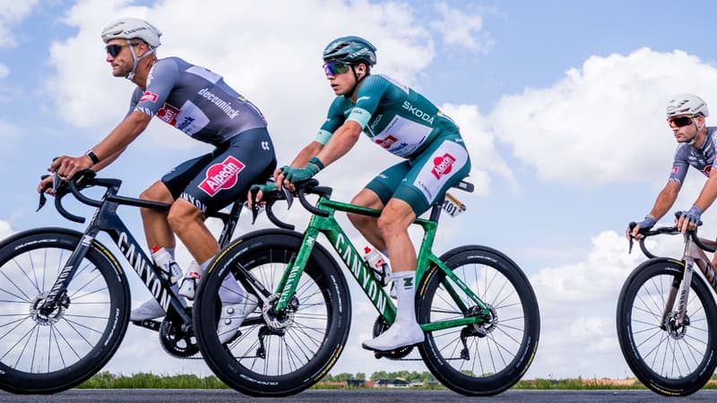 Le Belge Jasper Philipsen avec le maillot vert pendant la 3e etape du Tour de France le 7 juillet 2025 2108436