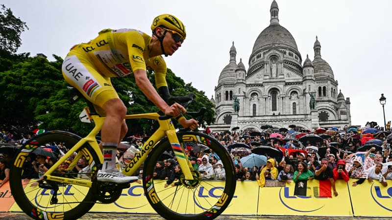 Le Slovene Tadej Pogacar maillot jaune sur le dos lors du passage de la derniere etape du Tour de France 27 juillet 2025 2116433
