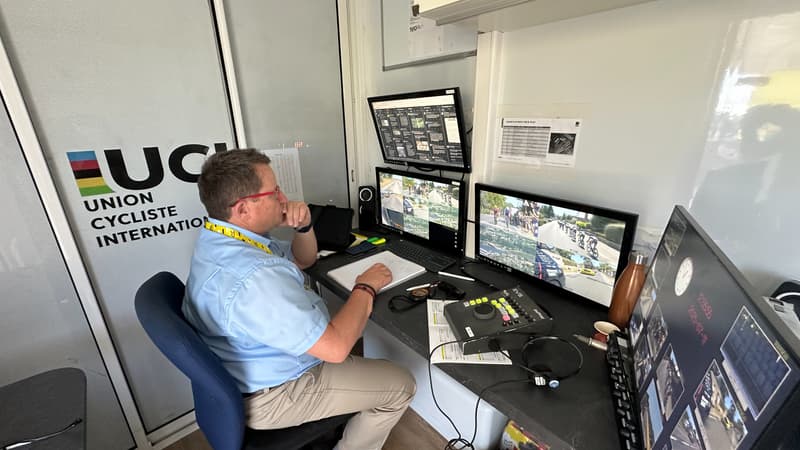 Le commissaire du camion VAR de l UCI sur le Tour de France 2025 2110490