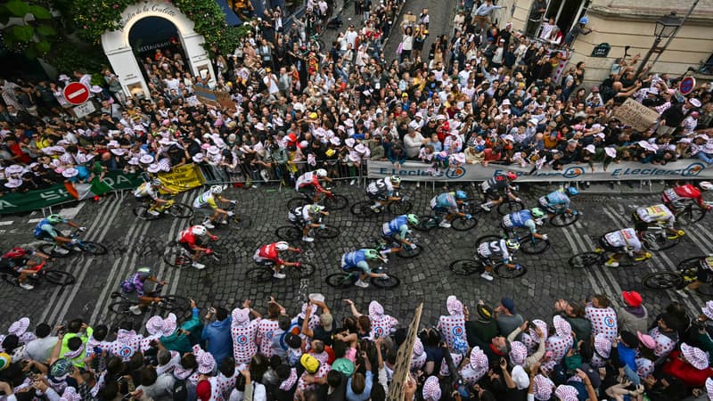 Le premier passage des coureurs du Tour de France a Montmartre 27 juillet 2025 2116424 2