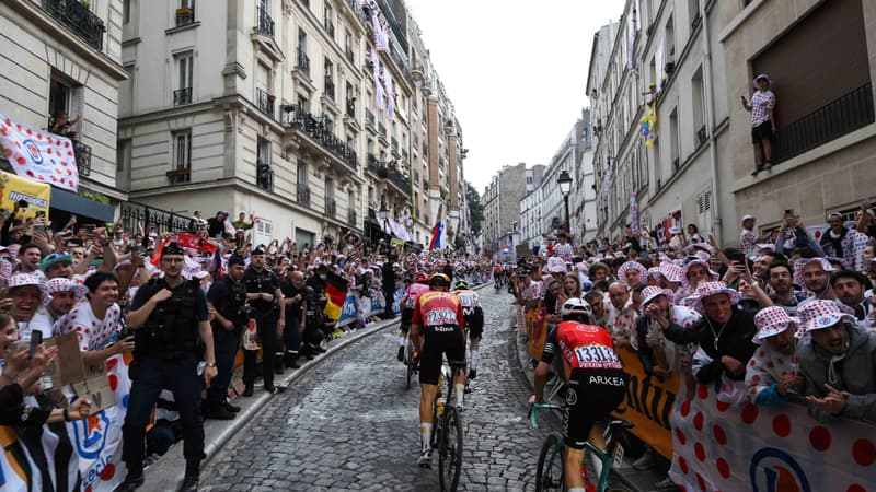 Les coureurs dans la rue Lepic le 27 juillet 2025 2116477