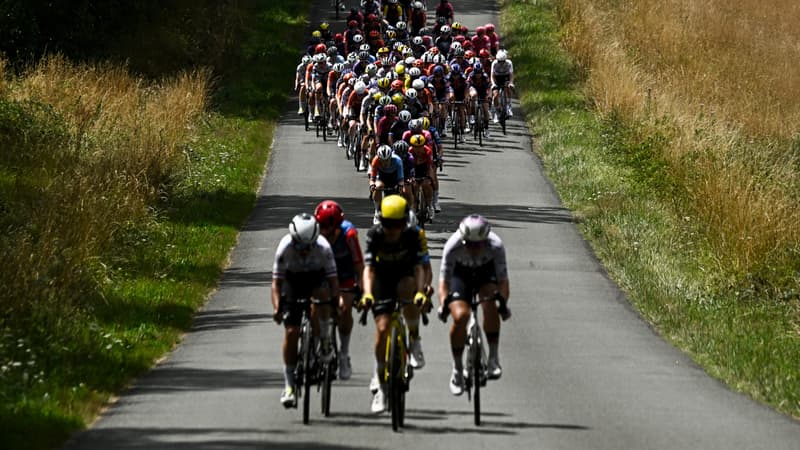 Les coureuses du Tour de France feminin sur la 5e etape 30 juillet 2025 2117800