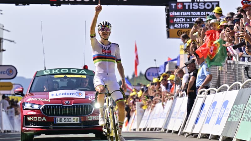 Tadej Pogacar a l arrivee de la 12e etape a Hautacam le 17 juillet 2025 2112871