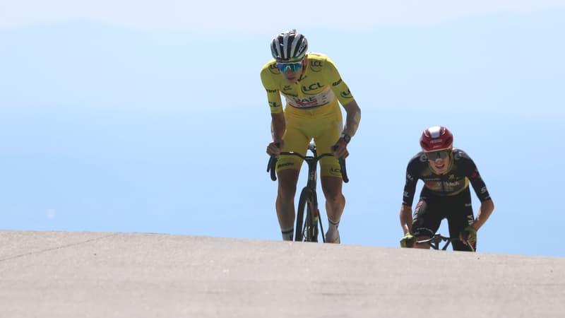 Tadej Pogacar devant Jonas Vingegaard dans le Mont Ventoux lors de la 16e etape du Tour de France le 22 juillet 2025 2114932