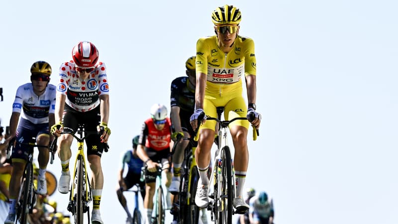 Tadej Pogacar en jaune et Jonas Vingegaard maillot a pois lors de la 6e etape du Tour de France le 10 juillet 2025 2110381