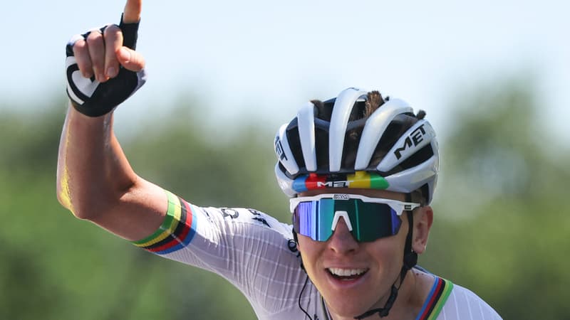 Tadej Pogacar lors de sa victoire sur la 7e etape du Tour de France 2025 a Mur de Bretagne 2110506