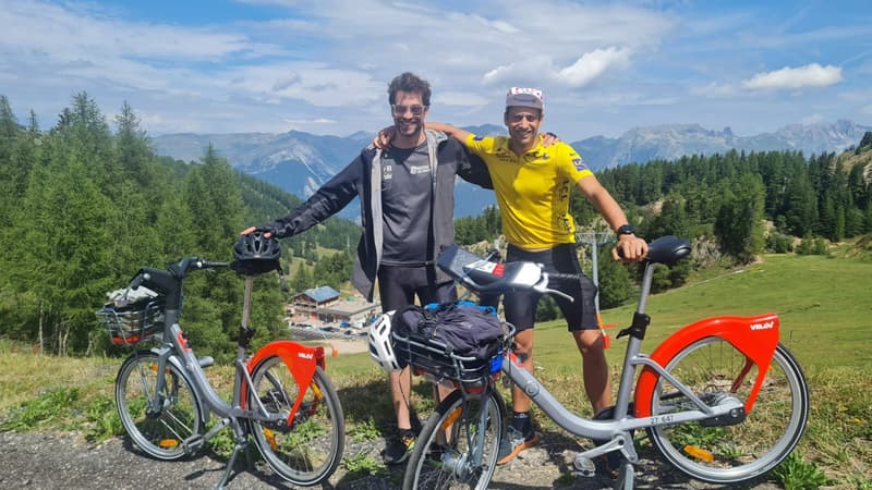 Thibault Arbonel et Thomas Laurenceau apres avoir parcouru l etape du Tour en Velo v le 21 juillet 2025 2117080