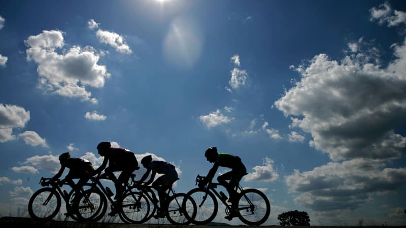 Des cyclistes illustration 2120976 1