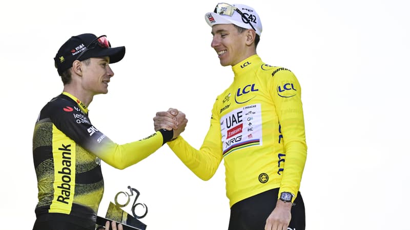 Jonas Vingegaard et Tadej Pogacar sur le podium du Tour de France 2025 le 27 juillet 2025 2117482