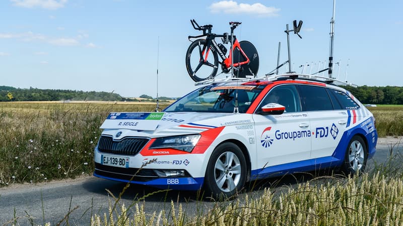 Une voiture de la Groupama FDJ le 28 juin 2018 1921093