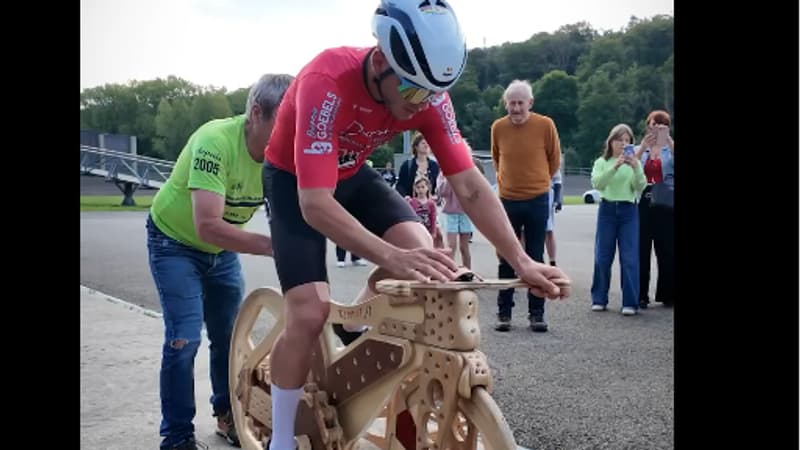 Le Belge Geoffrey Hoyaux pret pour sa tentative de record de l heure sur un velo en bois en 22 septembre 2025 2142026