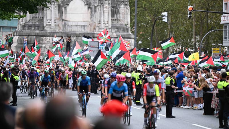 Le peloton de la Vuelta dans les rues de Bilbao le 3 septembre 2025 2131747 2