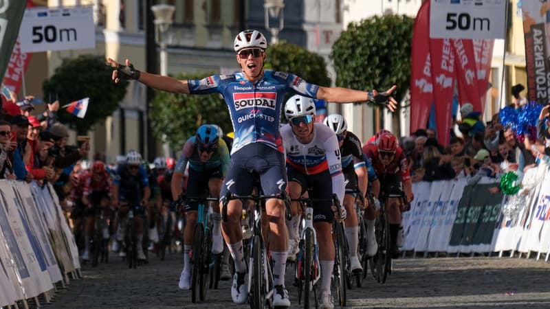 Paul Magnier celebre sa victoire lors de la 1ere etape du Tour de Slovenie le 17 septembre 2025 2156153