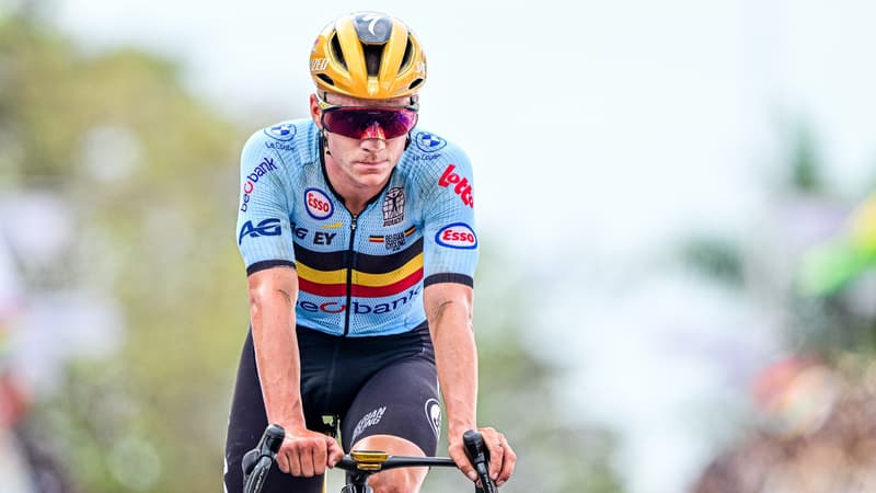 Remco Evenepoel depite au moment de franchir la ligne d arrivee des Mondiaux a Kigali le 28 septembre 2025 2146220