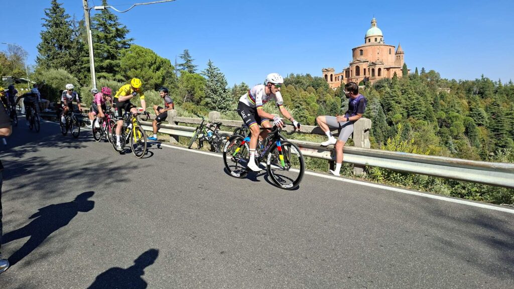 Brandon McNulty champion du monde sur route, Seixas 15e